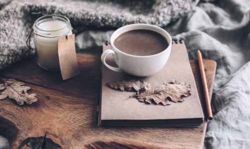 Jesień bez wychodzenia z domu – jak zadbać o swój komfort